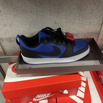DSW Designer Shoe Warehouse - Kids Dunks - Shoe Stores Near Me - Thousand Oaks, California DSW Designer Shoe Warehouse - Kids Dunks - Shoe Stores Near Me - Thousand Oaks, California