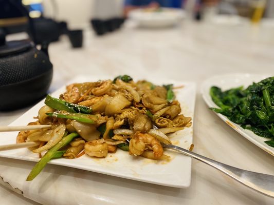 Mainland China Bistro by null