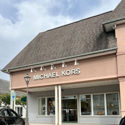 Michael Kors - Entrance
