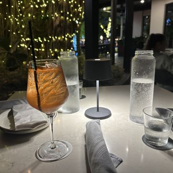 Moxies - Grapefruit spritz - Lounges Near Me - Miami, Florida