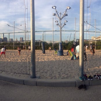 Brooklyn Bridge Park - Beach volleyball courts - Parks Near Me - Brooklyn, New York Brooklyn Bridge Park - Beach volleyball courts - Parks Near Me - Brooklyn, New York