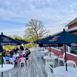 Twin Lakes Country Club - Patio