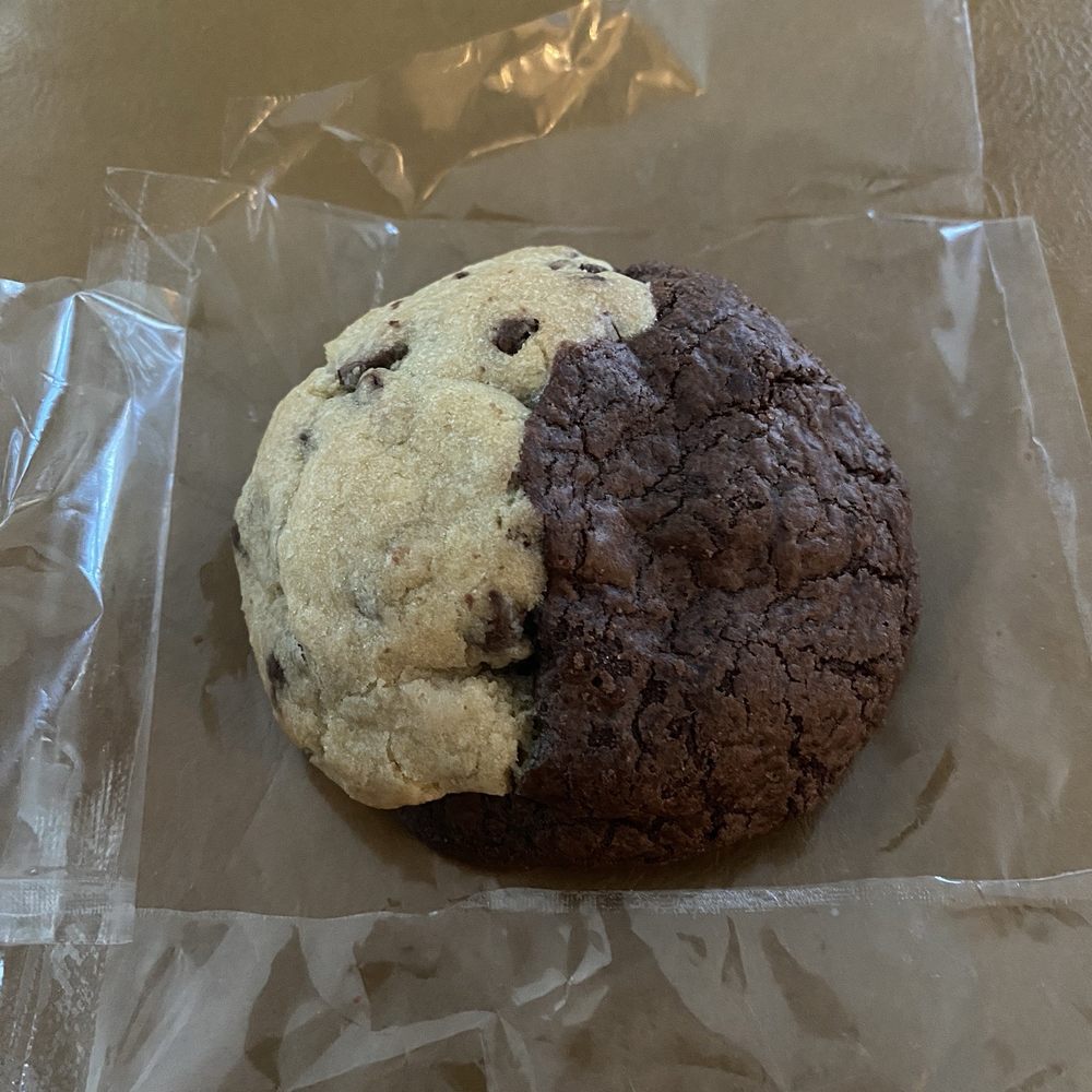 The Half Cookie - Brookie - Desserts Near Me - Boston, Massachusetts