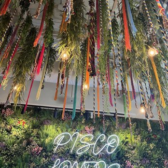 Pisco Express - Beautiful decorations - Peruvian Near Me - Orlando, Florida