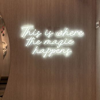 Moxy NYC Lower East Side - Hotels Near Me - New York, New York