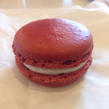 La Tour Cafe - Red Velvet Macaroon - Cafes Near Me - Honolulu, Hawaii