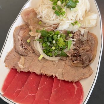 Pho Vietnam - 19. Pho In Hot Stone Bowl - Vietnamese Near Me - Honolulu, Hawaii