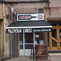 Cares - entrada del local