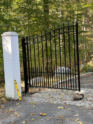 A & I Handyman & Home Improvement Logo