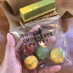 Chocolates, individuals
