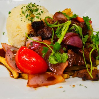 Mancora Peruvian Cuisine - muy delicioso lomo saltado. - Peruvian Near Me - Alhambra, California
