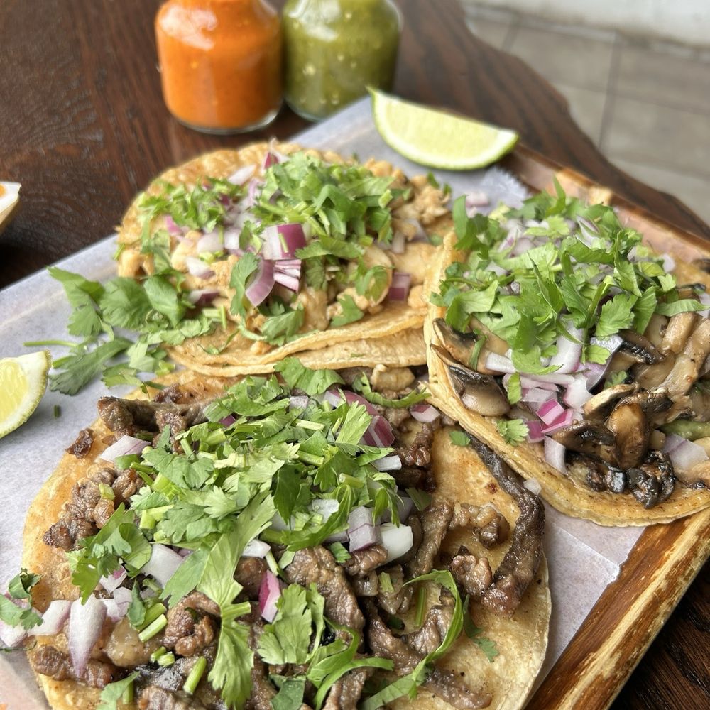 La Eskina Indy - Street tacos - steak, chicken and mushroom - Mexican Near Me - Indianapolis, Indiana La Eskina Indy - Street tacos - steak, chicken and mushroom - Mexican Near Me - Indianapolis, Indiana