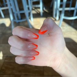 Happy Nails and Spa