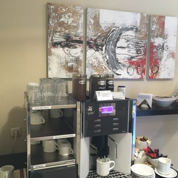 Hermes Hotel Oldenburg - Kaffeeautomat im Foyer - Hotels Near Me - Oldenburg, NI