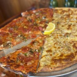 DeLucia's Brick Oven Pizza - Half clam pie / half work