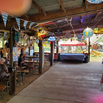 Bend General Store - Bier Garten - Burgers Near Me - Bend, Texas