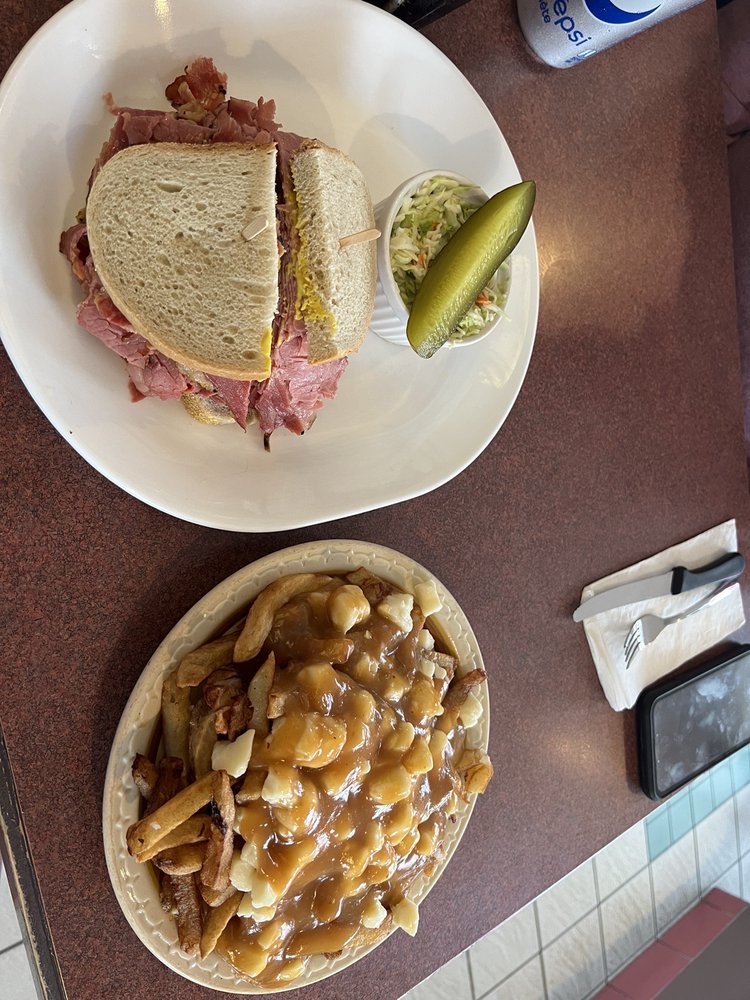 Goodies Restaurant Logo