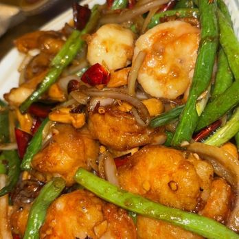 Pineapple Village - Spicy Garlic Cashew Prawns yummmmmmm - Asian Fusion Near Me - Gilroy, California