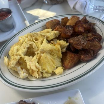Great Maple San Diego - Side of eggs and potatoes - Breakfast & Brunch Near Me - San Diego, California