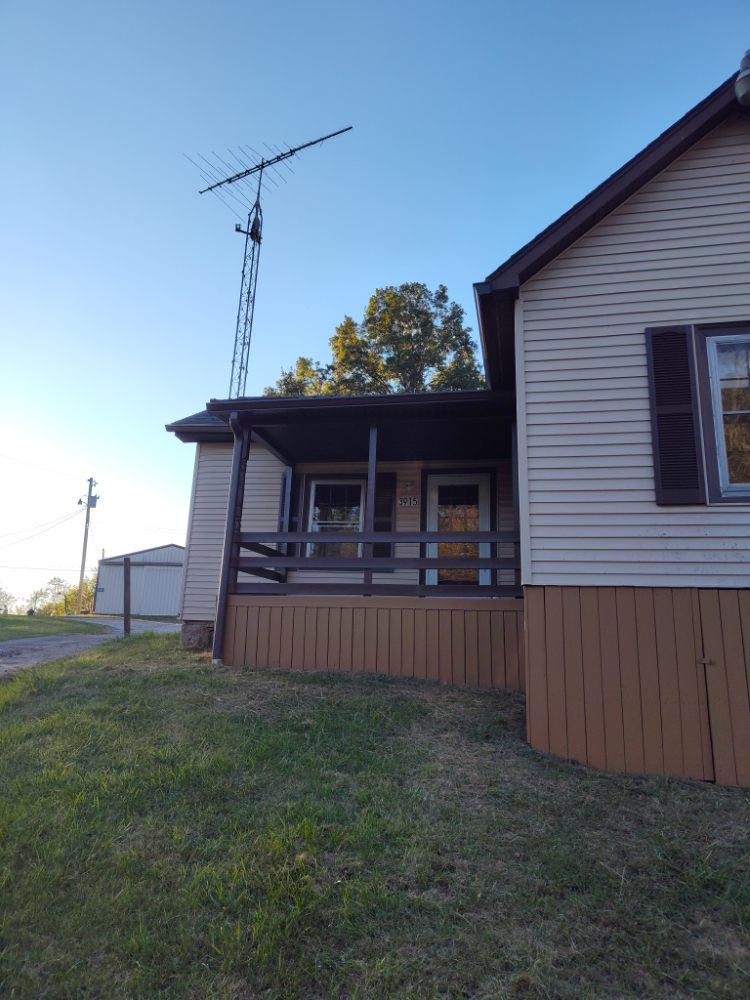 Slide of Tracy's Handyman