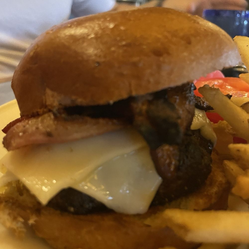 Underwood Bar and Bistro - Lounges Near Me - Graton, California Underwood Bar and Bistro - Lounges Near Me - Graton, California