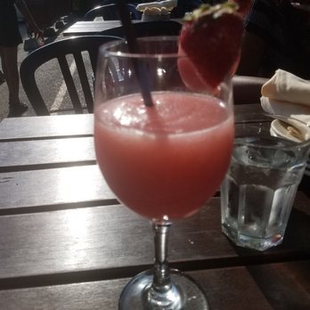BluWater Bistro - Strawberry rosè slush - American Near Me - Seattle, Washington BluWater Bistro - Strawberry rosè slush - American Near Me - Seattle, Washington