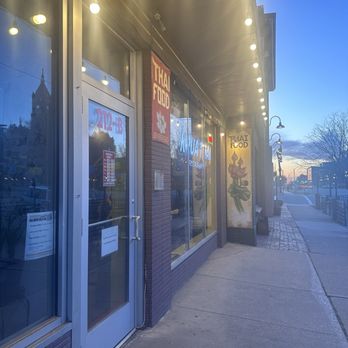 Krua Thai - Outside in downtown - Thai Near Me - Salt Lake City, Utah