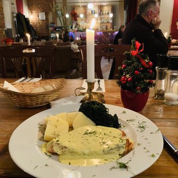 Ristorante Primavera - Salmon with potatoes and spinach. - Pizza Near Me - Berlin, BE