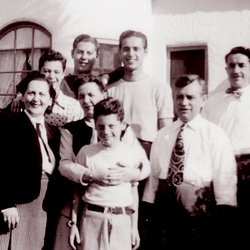 Connections Care Home Consultants - Family photo with Sam and his children including my father (the boy in the front).