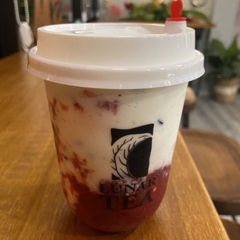 Lunar Tea - Strawberry Rice Yogurt - Coffee & Tea Near Me - Honolulu, Hawaii