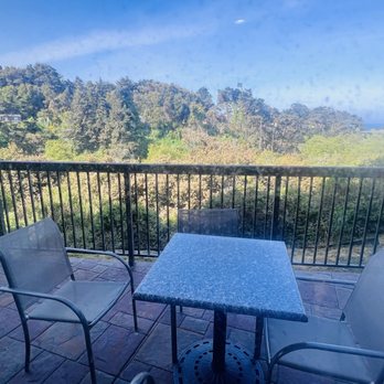 Holiday Inn Express Fort Bragg - Outdoor seating area for breakfast - Hotels Near Me - Fort Bragg, California Holiday Inn Express Fort Bragg - Outdoor seating area for breakfast - Hotels Near Me - Fort Bragg, California