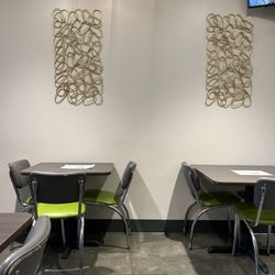 Wings R King - Dining area of Wings R King.