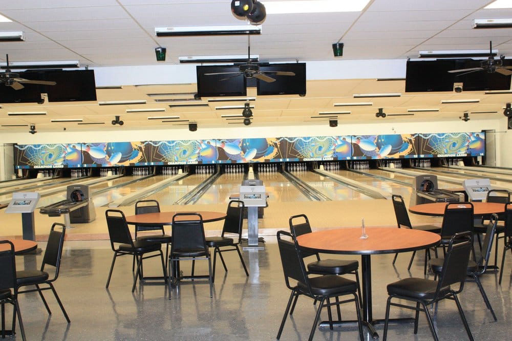 CHAMPION LANES Updated August 2024 200 Cleveland Ave W, Warren