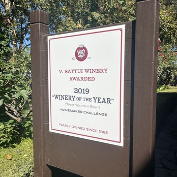 V Sattui Winery - V Sattui Entrance - Wineries Near Me - Saint Helena, California V Sattui Winery - V Sattui Entrance - Wineries Near Me - Saint Helena, California