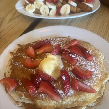 Kanani's Cafe - Butter mochi cake with strawberries - Breakfast & Brunch Near Me - Las Vegas, Nevada Kanani's Cafe - Butter mochi cake with strawberries - Breakfast & Brunch Near Me - Las Vegas, Nevada