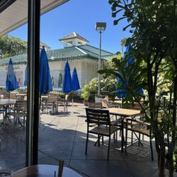 A Bay's Island Grill - Outdoor seating
