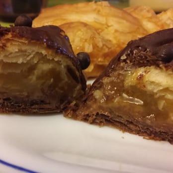 Trenzarte - "Sacher" rellena de melocotón - Desserts Near Me - Zaragoza, Z Trenzarte - "Sacher" rellena de melocotón - Desserts Near Me - Zaragoza, Z