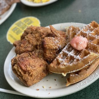Metro Diner - Chicken and waffle - American Near Me - Fayetteville, North Carolina Metro Diner - Chicken and waffle - American Near Me - Fayetteville, North Carolina