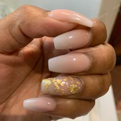 Digits Nail Bar - Ombré acrylic overlay with gold foil