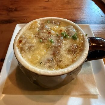 Mews Tavern - French onion soup - American Near Me - Wakefield, Rhode Island Mews Tavern - French onion soup - American Near Me - Wakefield, Rhode Island