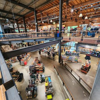REI - Outdoor Gear Near Me - Seattle, Washington