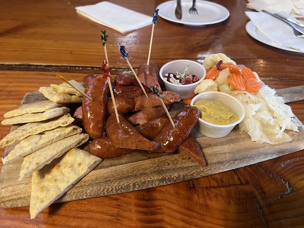 PINTS BARN Updated May 2024 47 Photos & 76 Reviews 114 E St SW