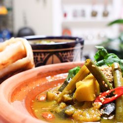 Inside Morocco - Yummy chicken and preserved lemon tajine
