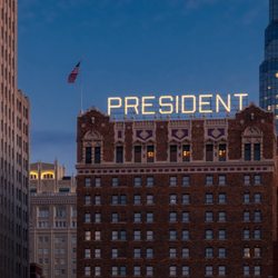 Hilton President Kansas City - Exterior night