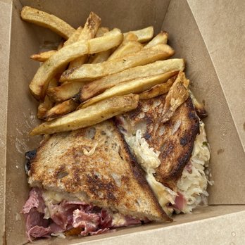Oriole 9 - Reuben - Breakfast & Brunch Near Me - Woodstock, New York Oriole 9 - Reuben - Breakfast & Brunch Near Me - Woodstock, New York