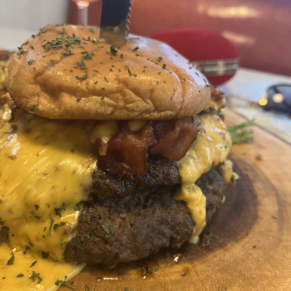 REDDS - Texans Burger - American Near Me - Houston, Texas