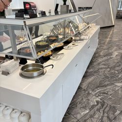 Air Canada Maple Leaf Lounge