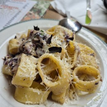 Fiorino - Pasta fungi caciao e pepe - Italian Near Me - Vancouver, British Columbia Fiorino - Pasta fungi caciao e pepe - Italian Near Me - Vancouver, British Columbia