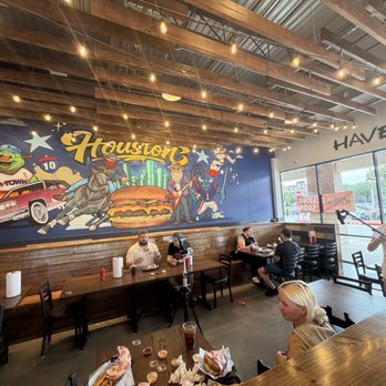 Elite Experience: Killer Burger - Influencer doing his thing - Yelp Events Near Me - Houston, Texas