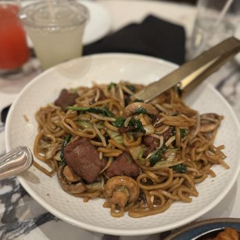 Panda Inn - Beef low main - Chinese Near Me - Pasadena, California